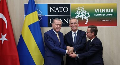 Üçlü görüşmeden NATO kararı!