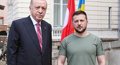 Ukrayna Devlet Başkanı Zelenski, Cumhurbaşkanı Erdoğan'ın davetiyle yarın İstanbul'a geliyor
