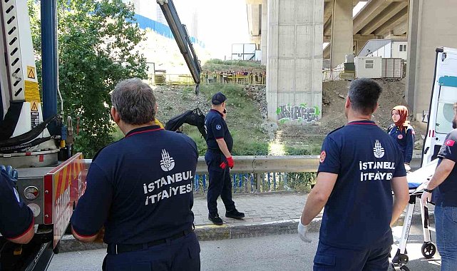 Ümraniye'de viyadük altındaki derede erkek cesedi bulundu