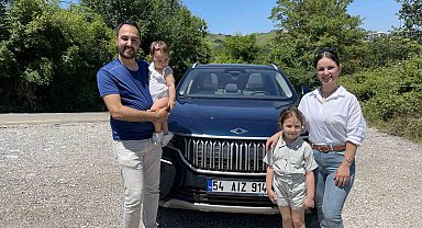 Uzun süredir beklediği Togg'a kavuştu, çifte bayram yaşadı