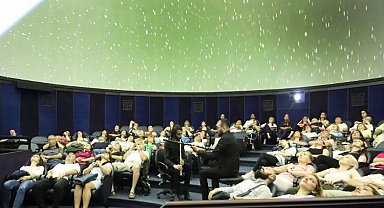 Yıldızlar altında müzik keyfi