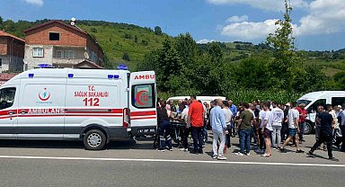 Yolun karşısına geçmeye çalışan yayaya araç çarptı