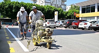 Antalya Muratpaşa'nın yol çizgileri yenileniyor