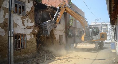 Bursa Osmangazi'de huzur veren yıkımlar sürüyor