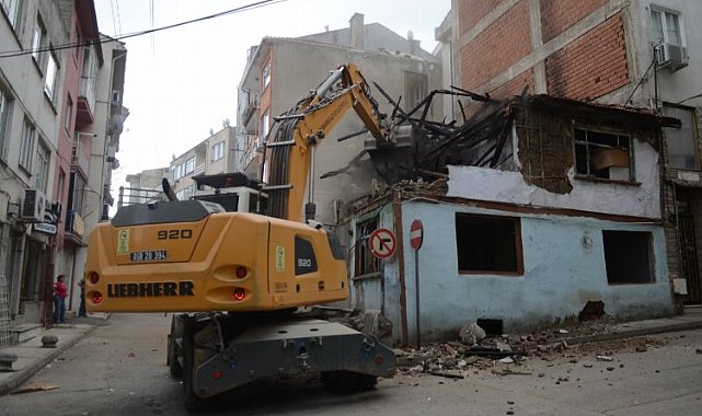 Bursa Osmangazi'de metruk temizlik