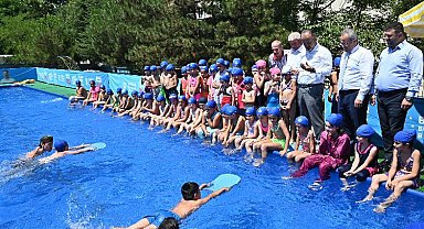 Bursa'da okul bahçelerinde serinleten eğitim