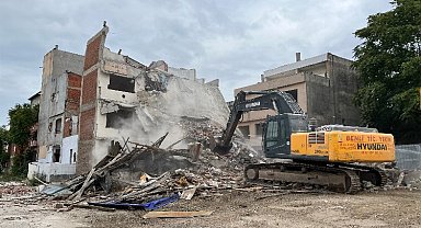 Bursa'nın riskli yapıları tek tek kaldırılıyor
