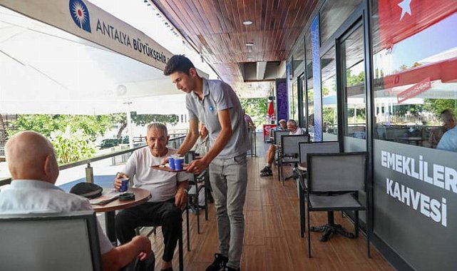 Emekliler Kahvesi emeklilere nefes aldırıyor