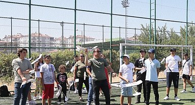 Gazi şehirli gençlere temel havacılık eğitimi
