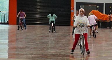 İstanbul'da kadınlara özel bisiklet eğitimi