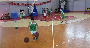 İzmir Narlıdere'de sporcu nesiller yetişiyor
