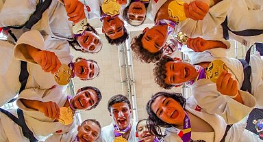 İzmir'in altın çocukları