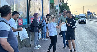 İzmit Belediyesi ikramlarıyla emekçinin yüzünü güldürdü