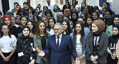 Kayseri Büyükşehir'den 'kırtasiye' desteği