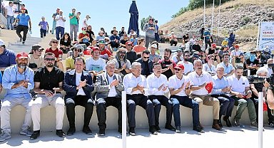 Kayseri'yi yamaç paraşütü heyecanı sardı