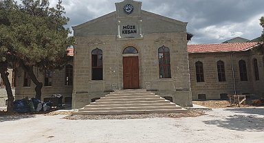 Kent Müzesi Meydanı çalışmaları devam ediyor