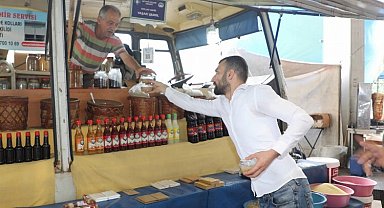 Kocaeli'den esnaf ve vatandaşa aşure ikramı