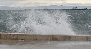 Marmara ve Ege'ye kuvvetli rüzgar uyarısı