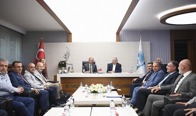 Mehmet Özhaseki'den Kayseri belediyelerine övgü