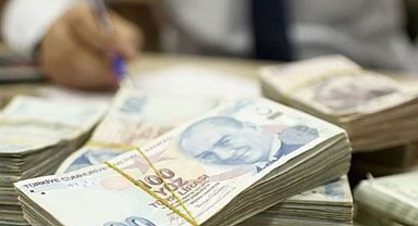 Memurlar için masaya oturuluyor