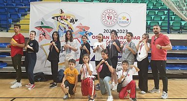 Pazaryerili Kick Boksçular Kütahya'dan madalyalarla döndü
