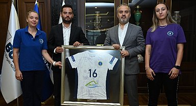 Poyrazın Kızları'ndan sezon öncesi Başkan Aktaş'a nezaket