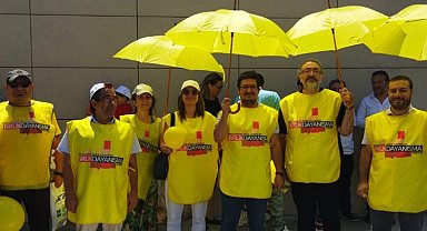 Sağlık çalışanları iş bırakma eylemini sürdürüyor