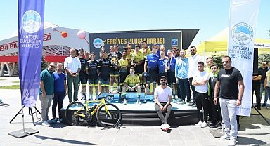 Uluslararası yol bisikleti yarışlarına tam not