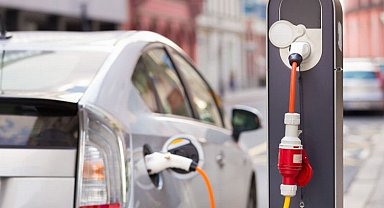 Yakıt fiyatları elektrikli araçların popülerliğini artırıyor