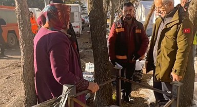 YÜK TRENLERİ DEPREM BÖLGELERİNE YARDIM TAŞIMAYA DEVAM EDİYOR