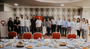 Adanalı kadın muhtarlara tanıtım çalışması