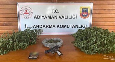 Adıyaman'da tabanca ve esrar ele geçirildi