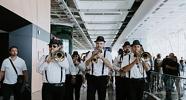 Adnan Menderes Havalimanı'nda 9 Eylül coşkusu