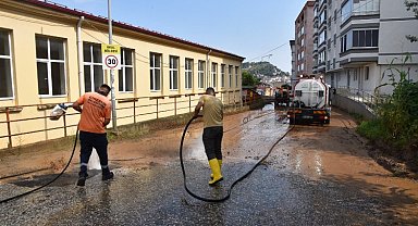 Afetin izleri siliniyor