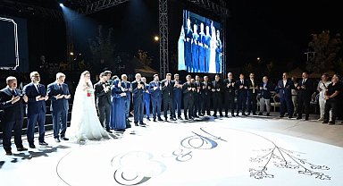 Alinur Aktaş'ın mutlu günü! İş ve siyaset dünyasını buluşturan görkemli düğün