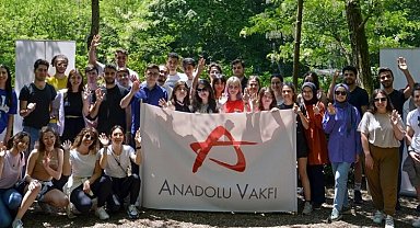 Anadolu Vakfı gençlere burs desteğini sürdürüyor