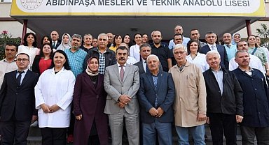 Bakan Tekin Ankara'da öğretmenlerle buluştu