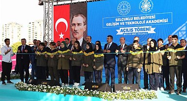 Bakan Tekin Konya'da eğitim ve spor tesisleri açılışları yaptı