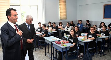 Başkan Dündar Osmangazi'de öğrencileri yalnız bırakmıyor