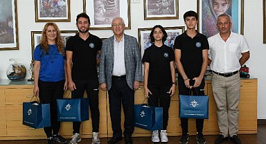 Başkan Selvitopu başarılı sporcuları kutladı