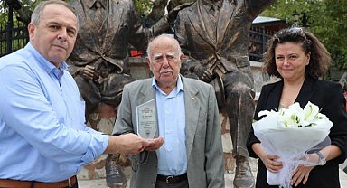 Bursa Gemlik'te en kıdemli zeytin üreticisi unutulmadı