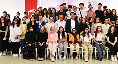 Bursa Osmangazi'de Başkan Dündar üniversiteli öğrencilerle buluştu