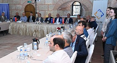 Bursa'da 'yalın belediyecilik' STK'lara anlatıldı