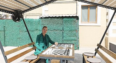 Deprem titreşim sensörüne sahip akıllı çardak