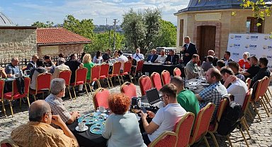 Gölcük edebiyata yön veren sempozyumları sürdürüyor