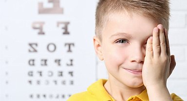 Göz rahatsızlıkları okul başarısını doğrudan etkiliyor
