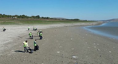 İstanbul'da baraj havzalarından haftada 100 ton atık toplanıyor