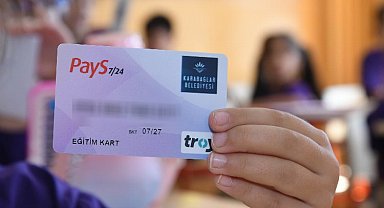 İzmir Karabağlar'da Eğitim Kart 5 bin aileye dağıtıldı