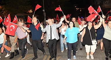 İzmir Karabağlar'da geleneksel kortej coşkusu