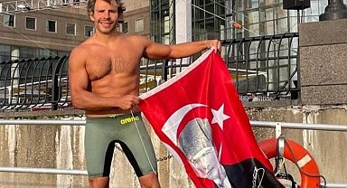 İzmirli Emre ABD'de 7 saat yüzme rekoru kırdı